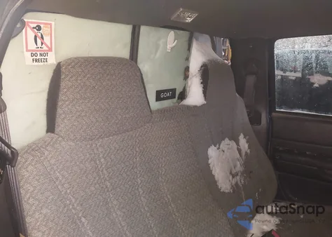 2000 Chevrolet S-10 из США, поврежденный, VIN 1GCCS1444YK133709